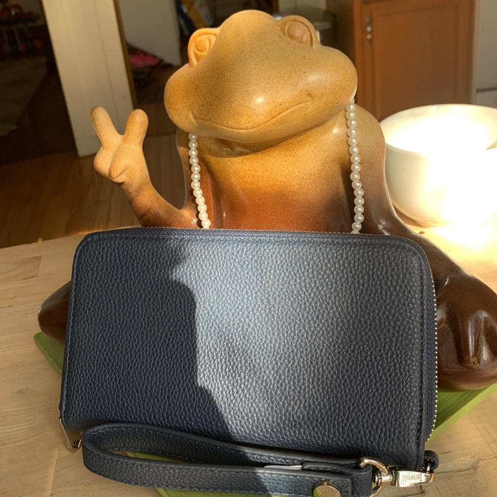 💚 ThirtyOne All About the Benjamin’s Wallet & Wristlet